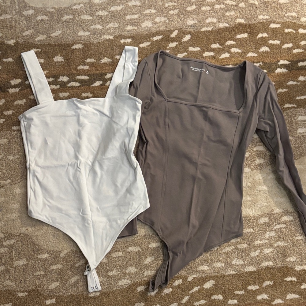 Abercrombie and Fitch White and Gray Bodysuit Set